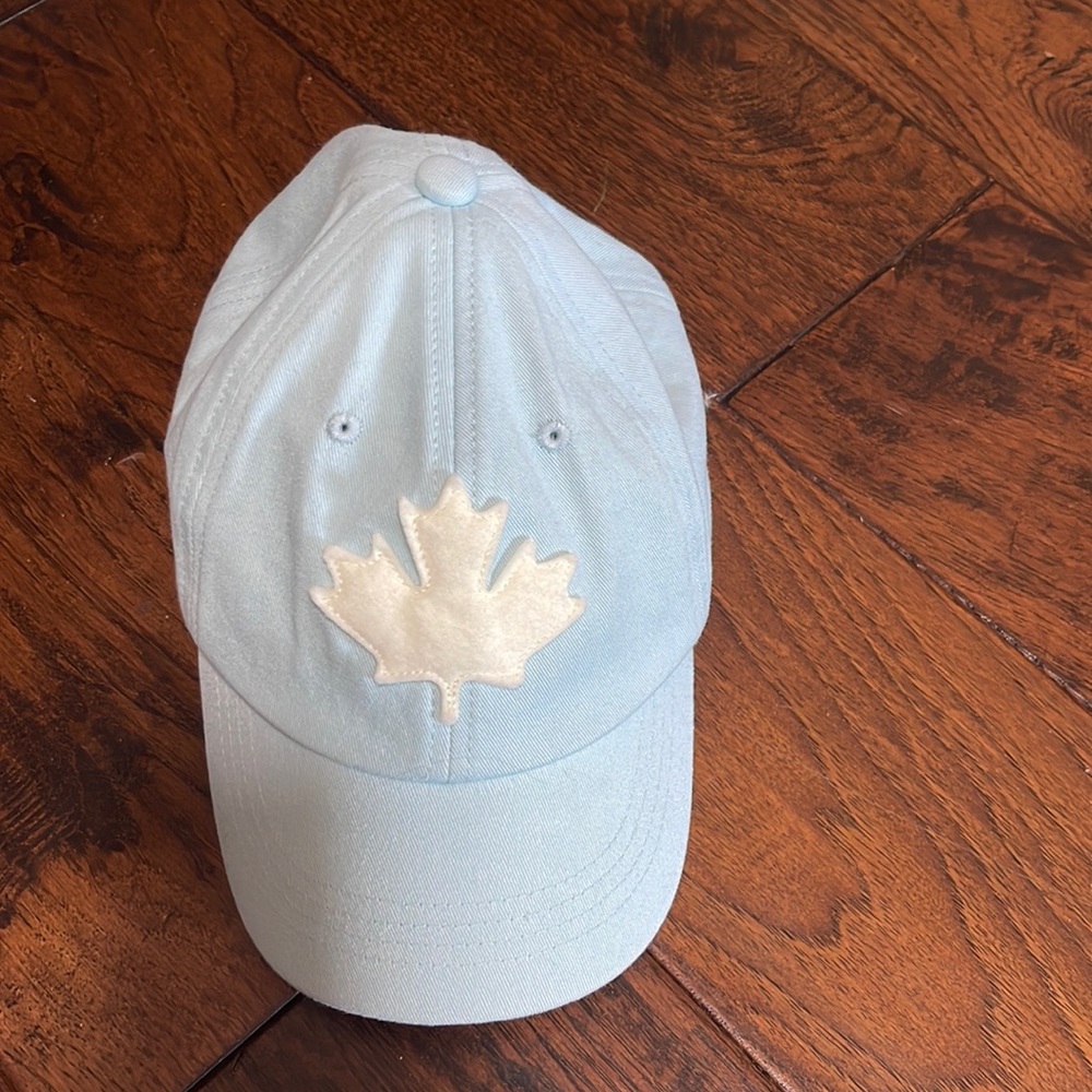 ROOTS kids maple leaf ball cap sz LG/ XL